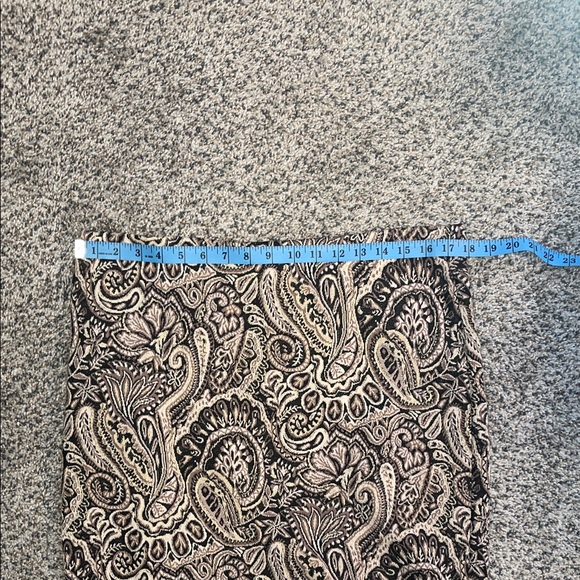 ECI Elegant Black and Cream Paisley Pencil Skirt, Size L - Picture 7 of 9